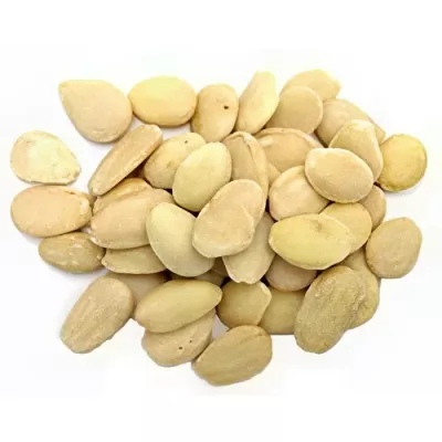 Peeled almonds